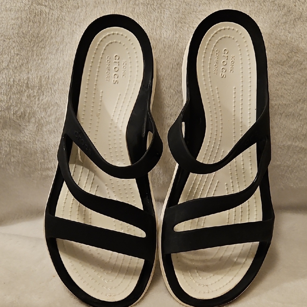 CROCS Women's Black Strappy Sandals